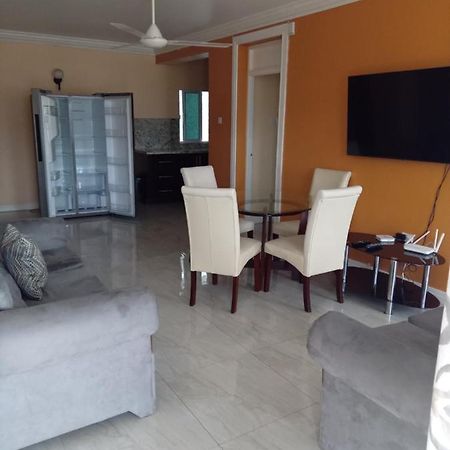 Rooms By The Pool Kingston Extérieur photo
