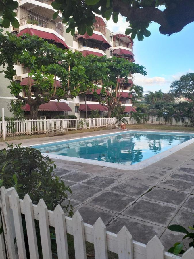 Rooms By The Pool Kingston Extérieur photo