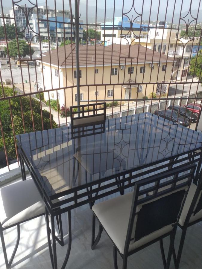 Rooms By The Pool Kingston Extérieur photo