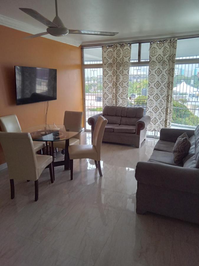 Rooms By The Pool Kingston Extérieur photo